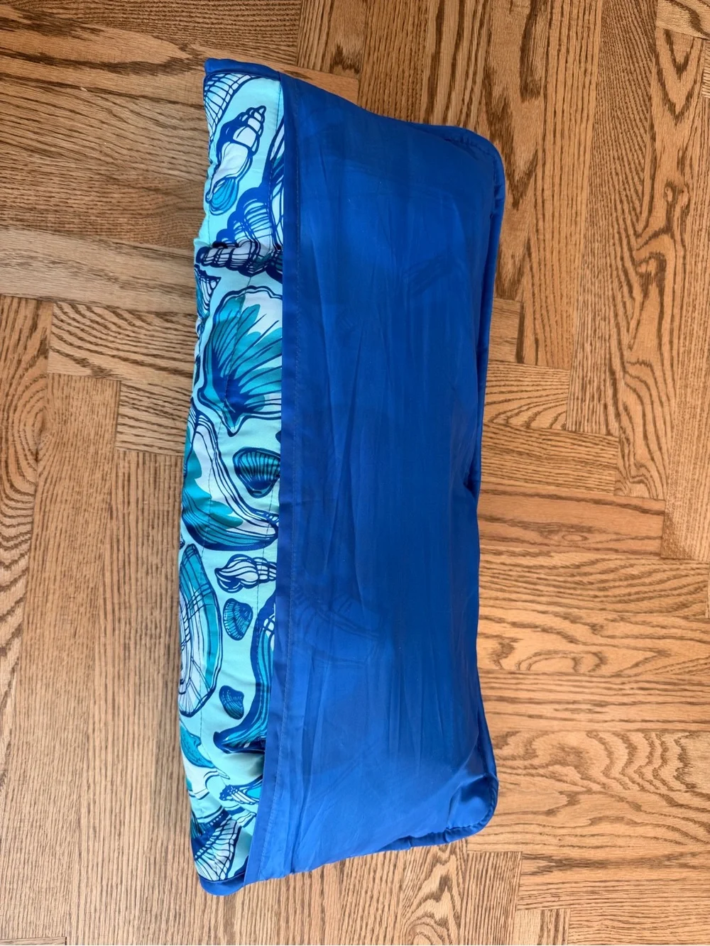 Steve Elliott High Tide Collection Roll Up Blue Seashell Quilted Beach/Pool Mat